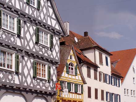 An der Palmschen Apotheke vorbei in die Gasse geschaut.