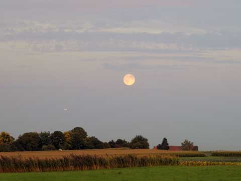 Der Mond ist aufgegangen...