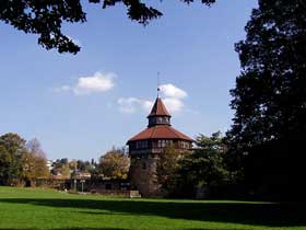 Dicker Turm
