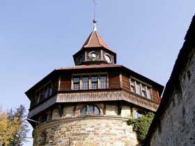 Dicker Turm