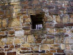 Durchblick in der Mauer