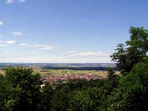 Vom Restaurant Schloss Hohenentringen aus hat man einen weiten Blick über das Ammertal.